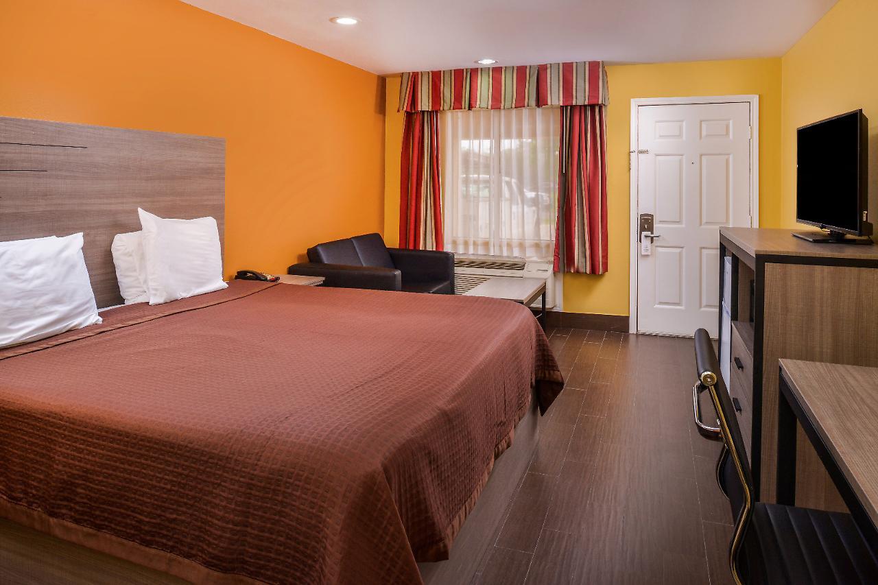 Americas Best Value Inn West Columbia Экстерьер фото