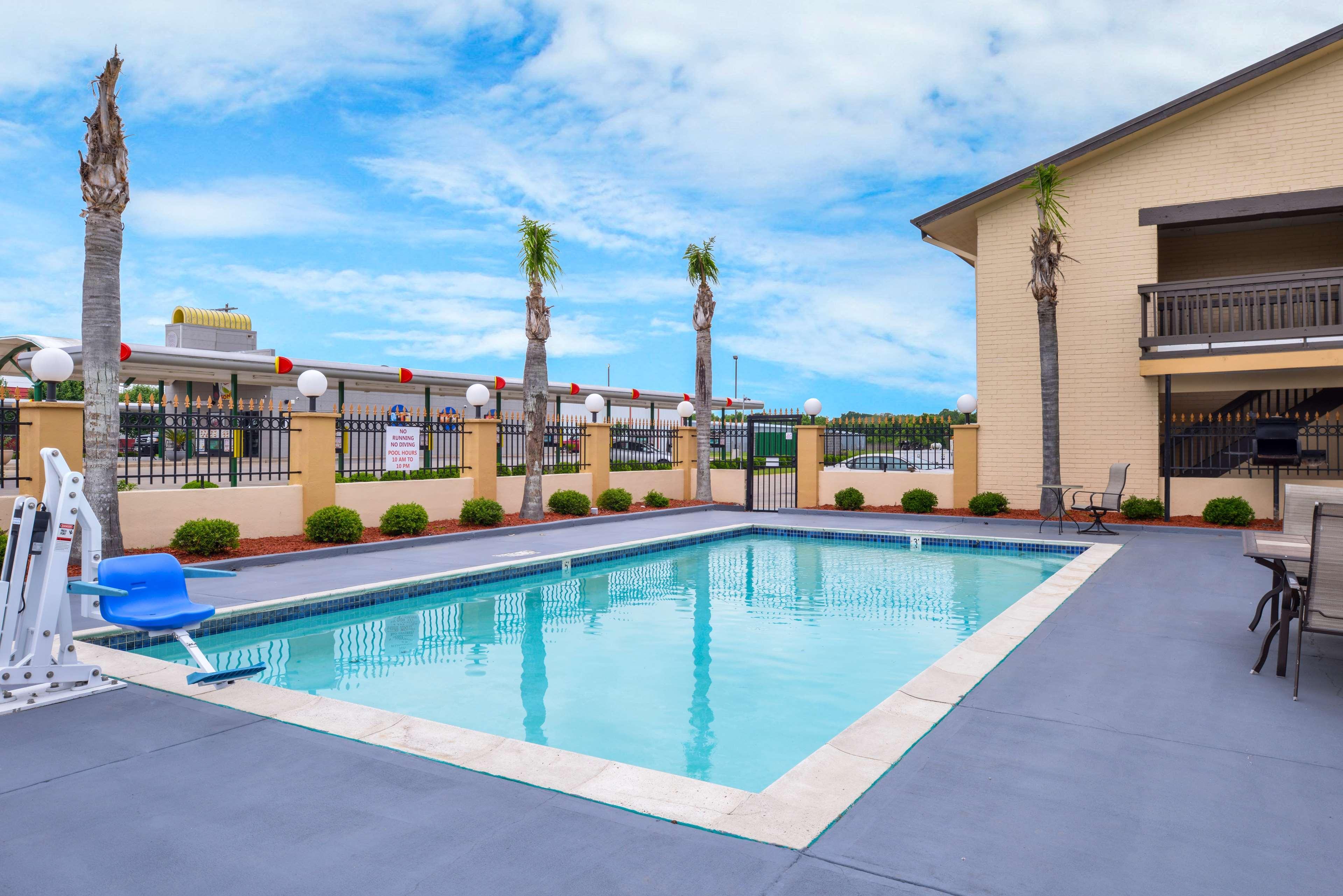 Americas Best Value Inn West Columbia Экстерьер фото