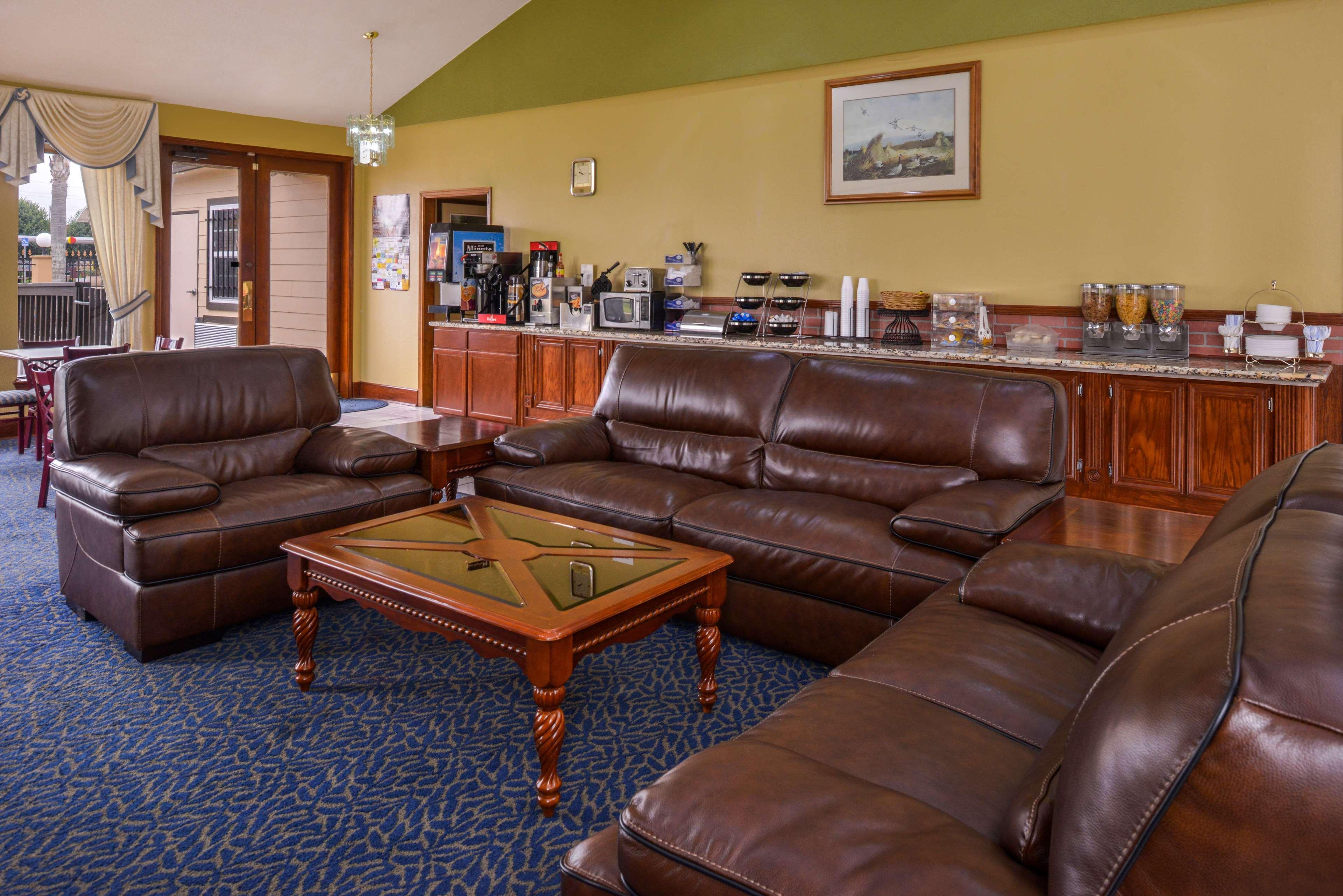 Americas Best Value Inn West Columbia Экстерьер фото