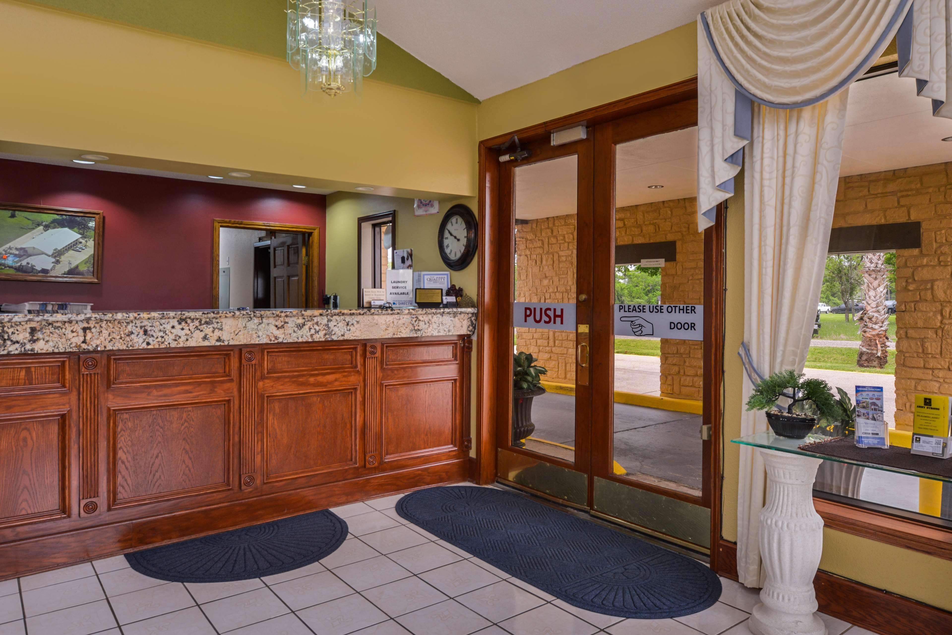 Americas Best Value Inn West Columbia Экстерьер фото