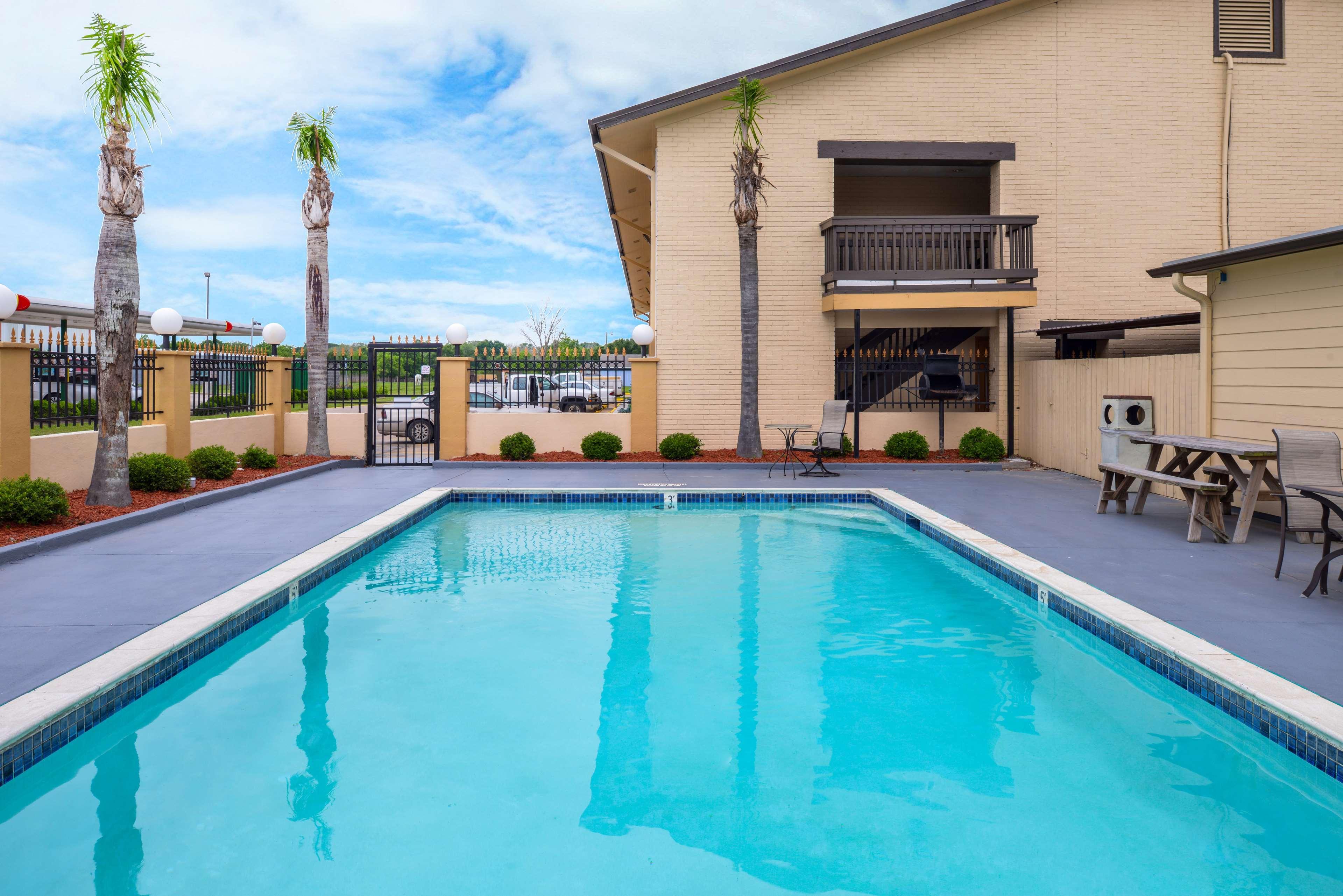 Americas Best Value Inn West Columbia Экстерьер фото
