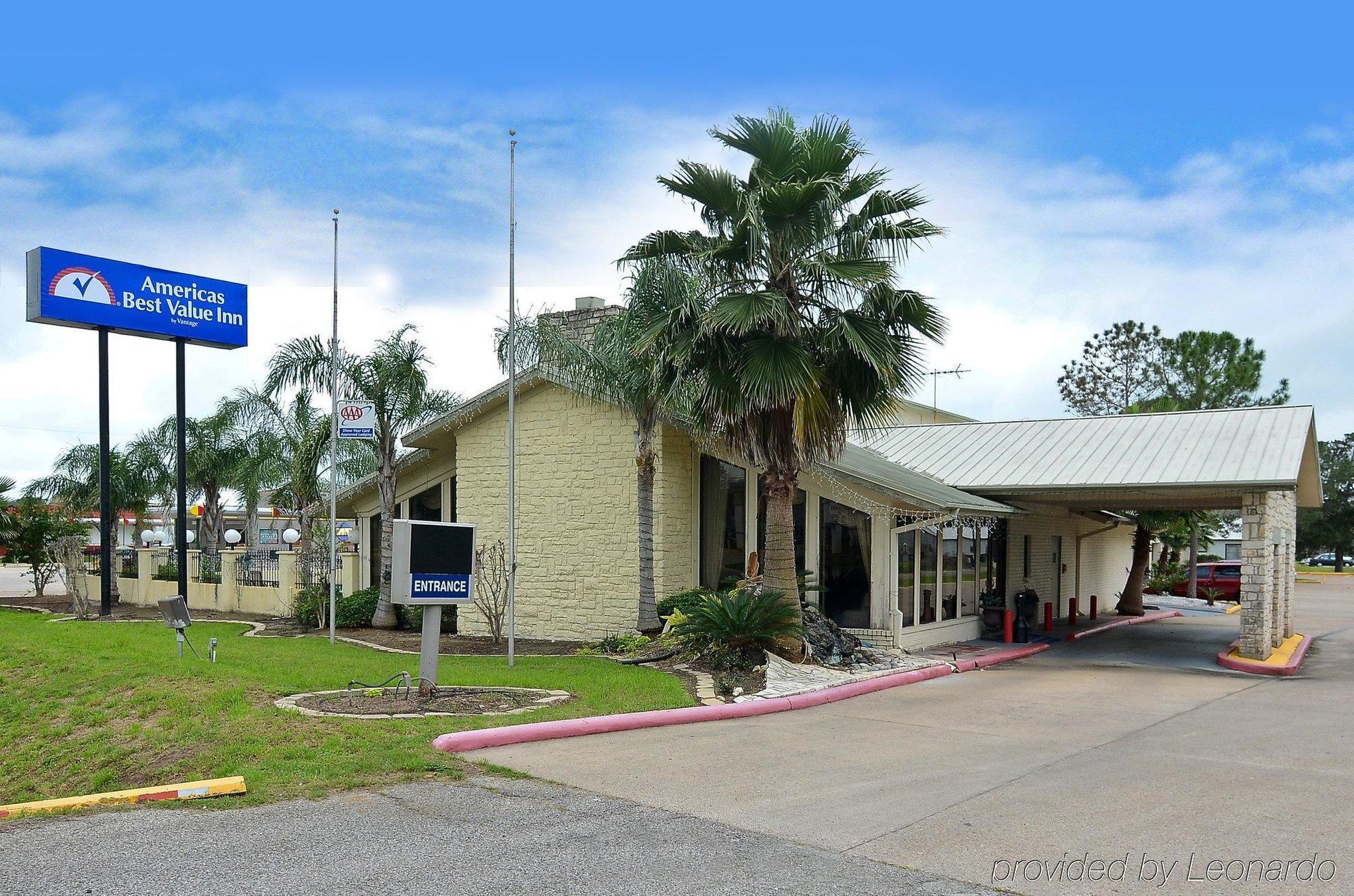 Americas Best Value Inn West Columbia Экстерьер фото