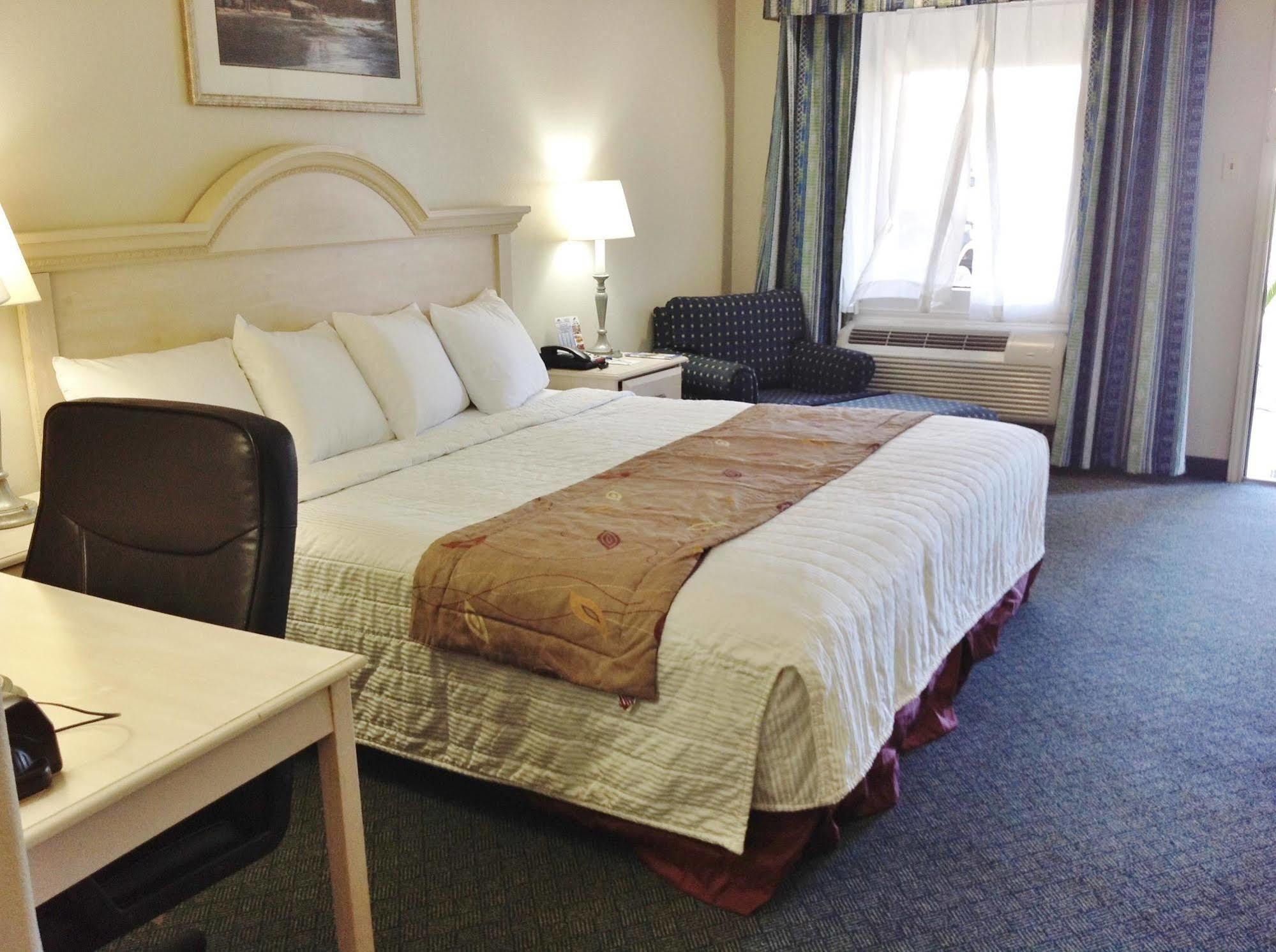 Americas Best Value Inn West Columbia Экстерьер фото