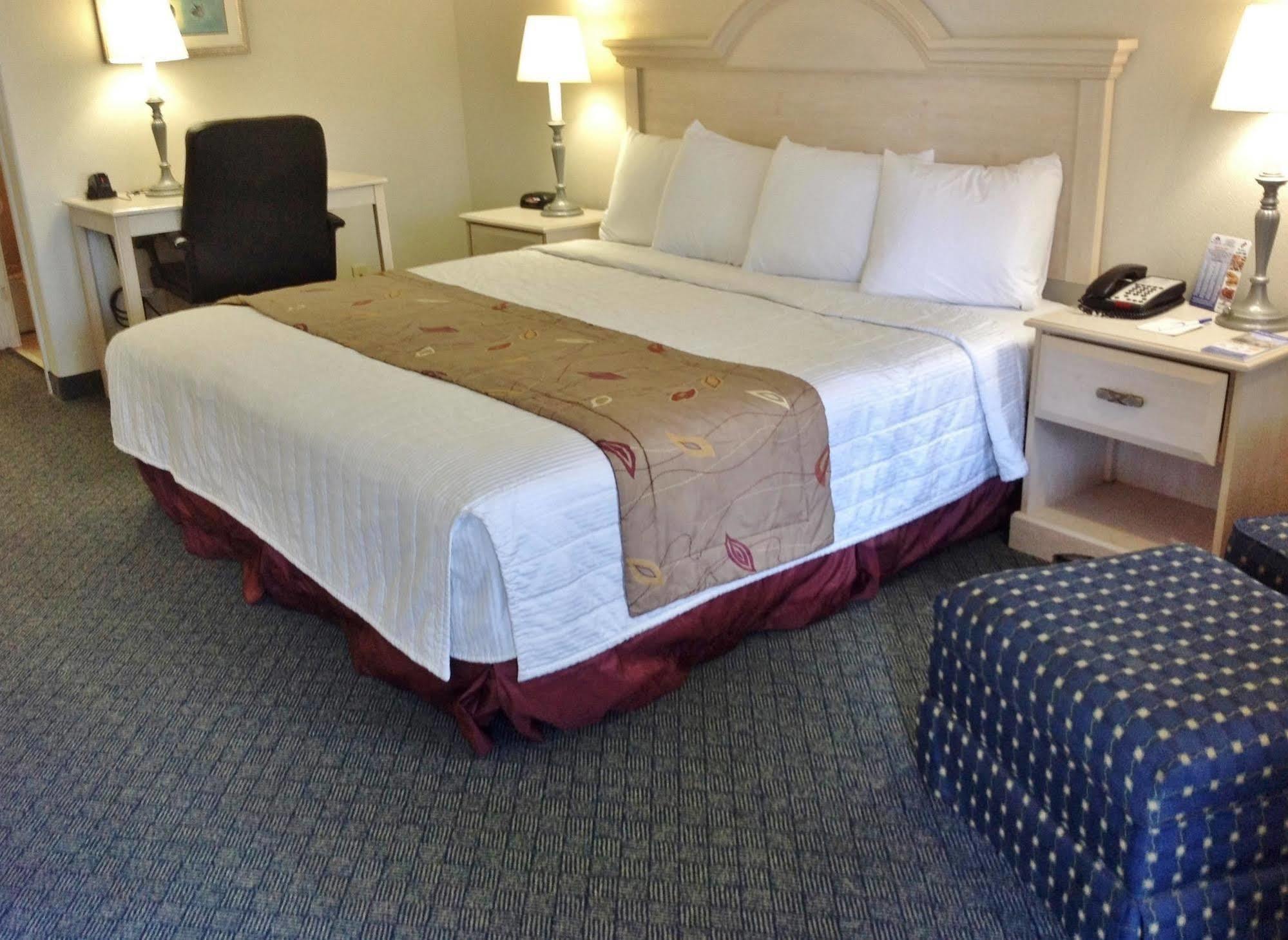 Americas Best Value Inn West Columbia Экстерьер фото